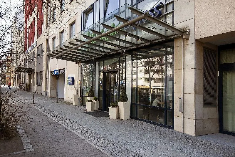 Hotel Holiday Inn Express Berlin City Centre By Ihg