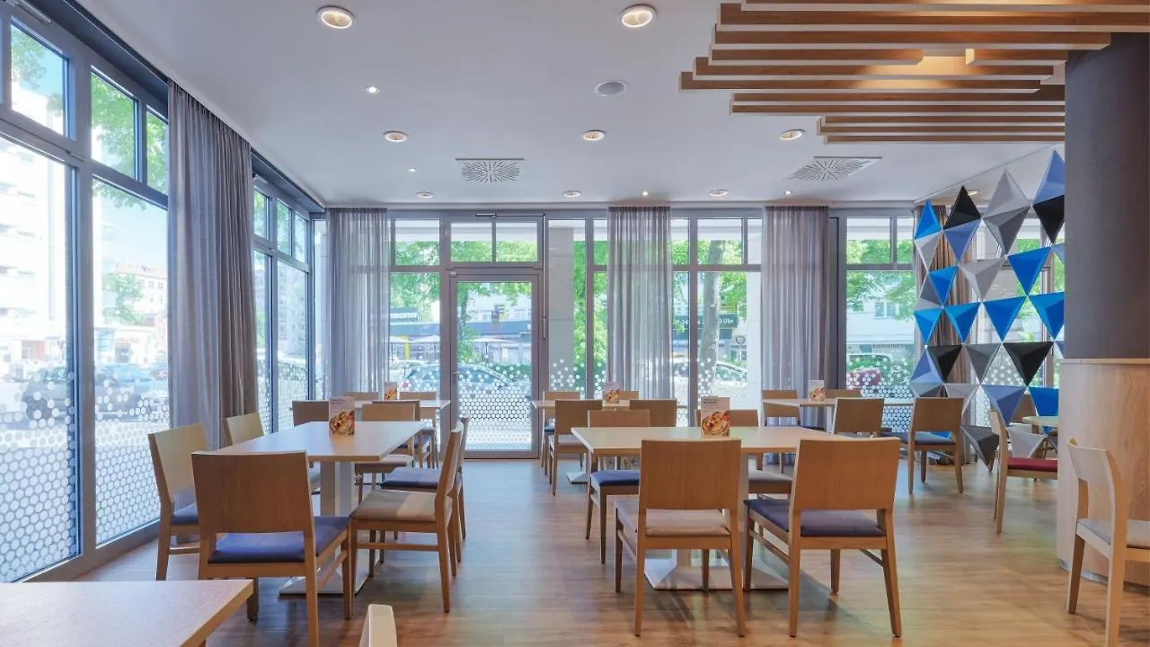 Holiday Inn Express Berlin City Centre By Ihg Hotel