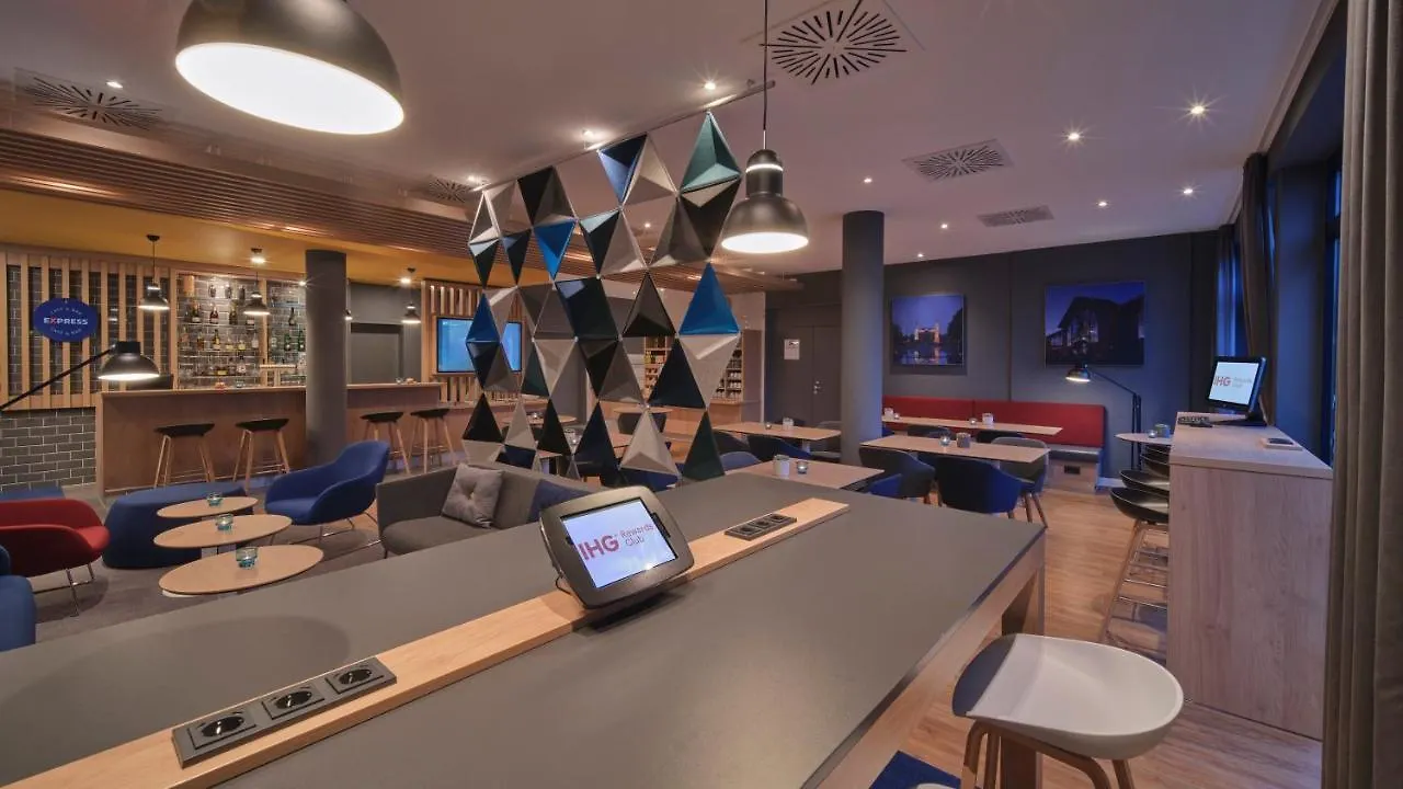 Holiday Inn Express Berlin City Centre By Ihg Alemania