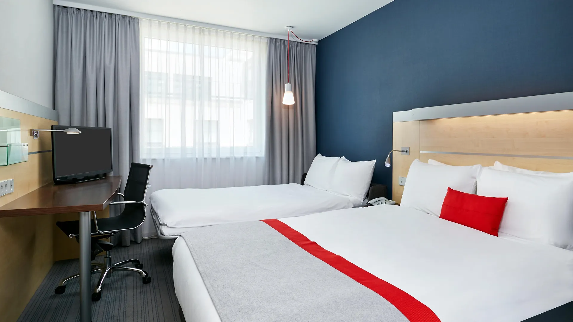 Holiday Inn Express Berlin City Centre By Ihg Hotel