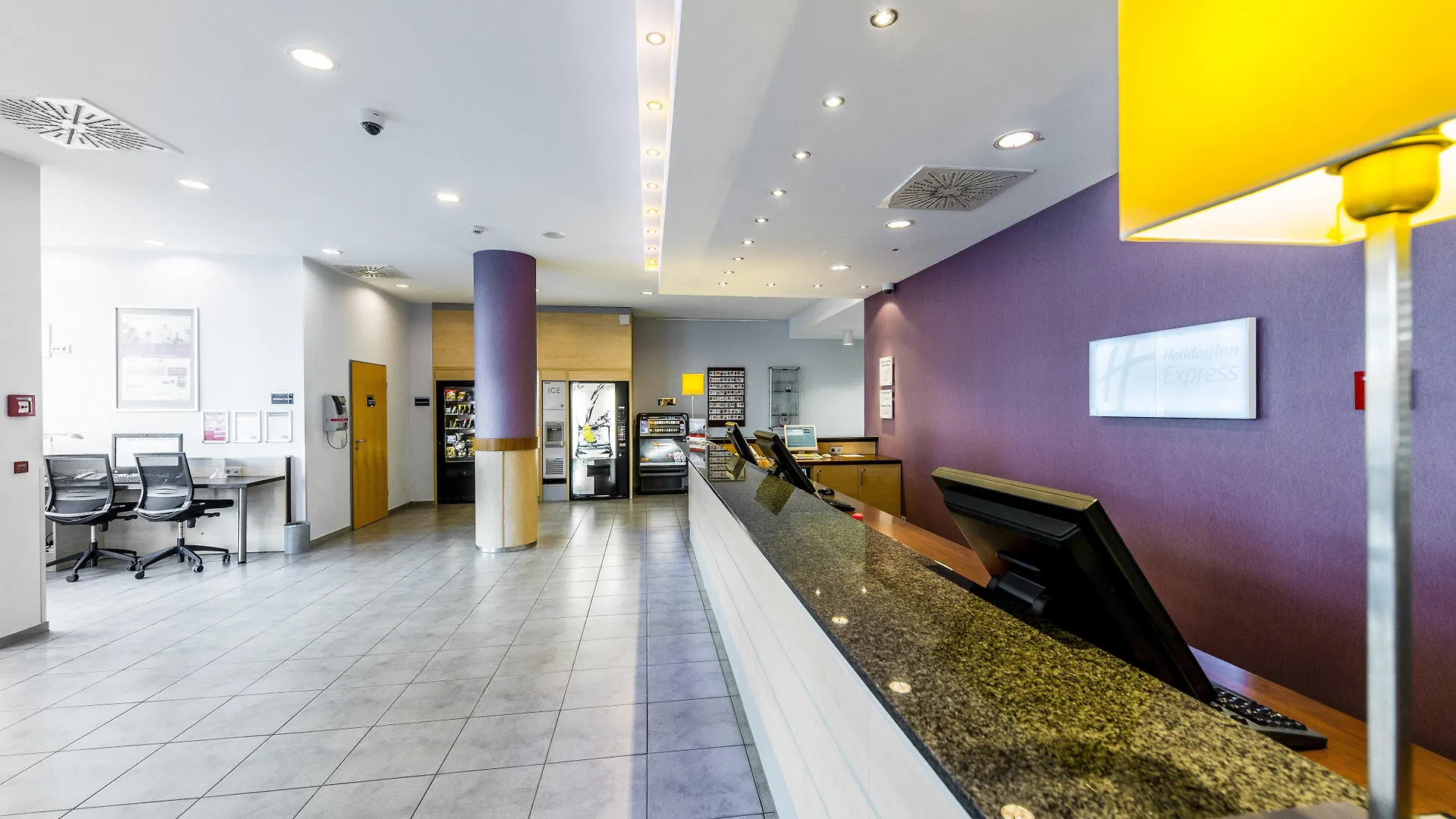Holiday Inn Express Berlin City Centre By Ihg 3*,  Германия