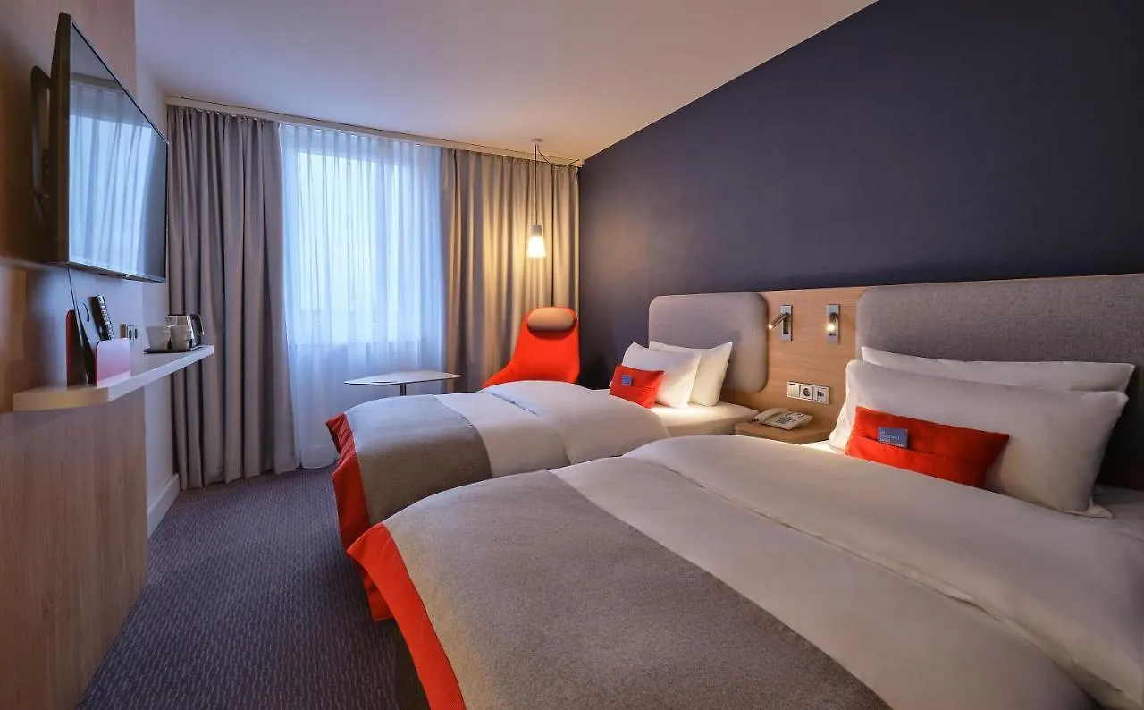 *** Отель Holiday Inn Express Berlin City Centre By Ihg Германия