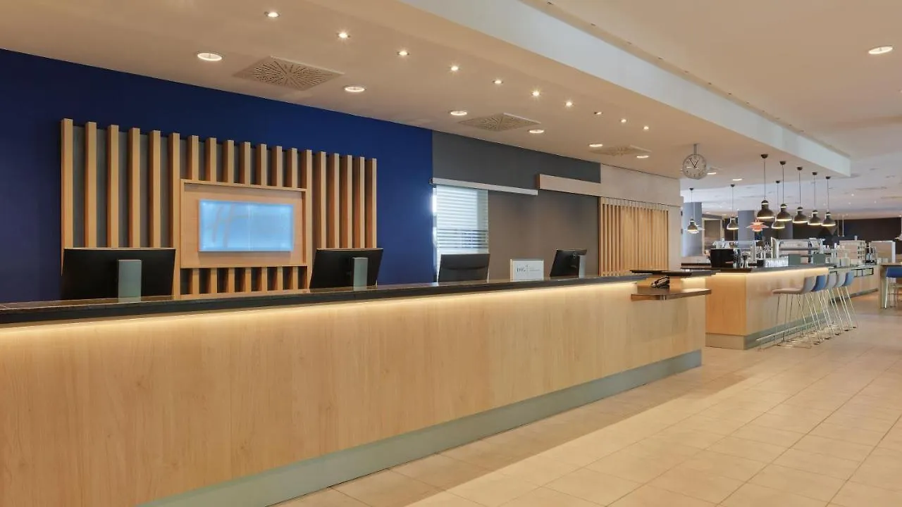 Holiday Inn Express Berlin City Centre By Ihg Hotel