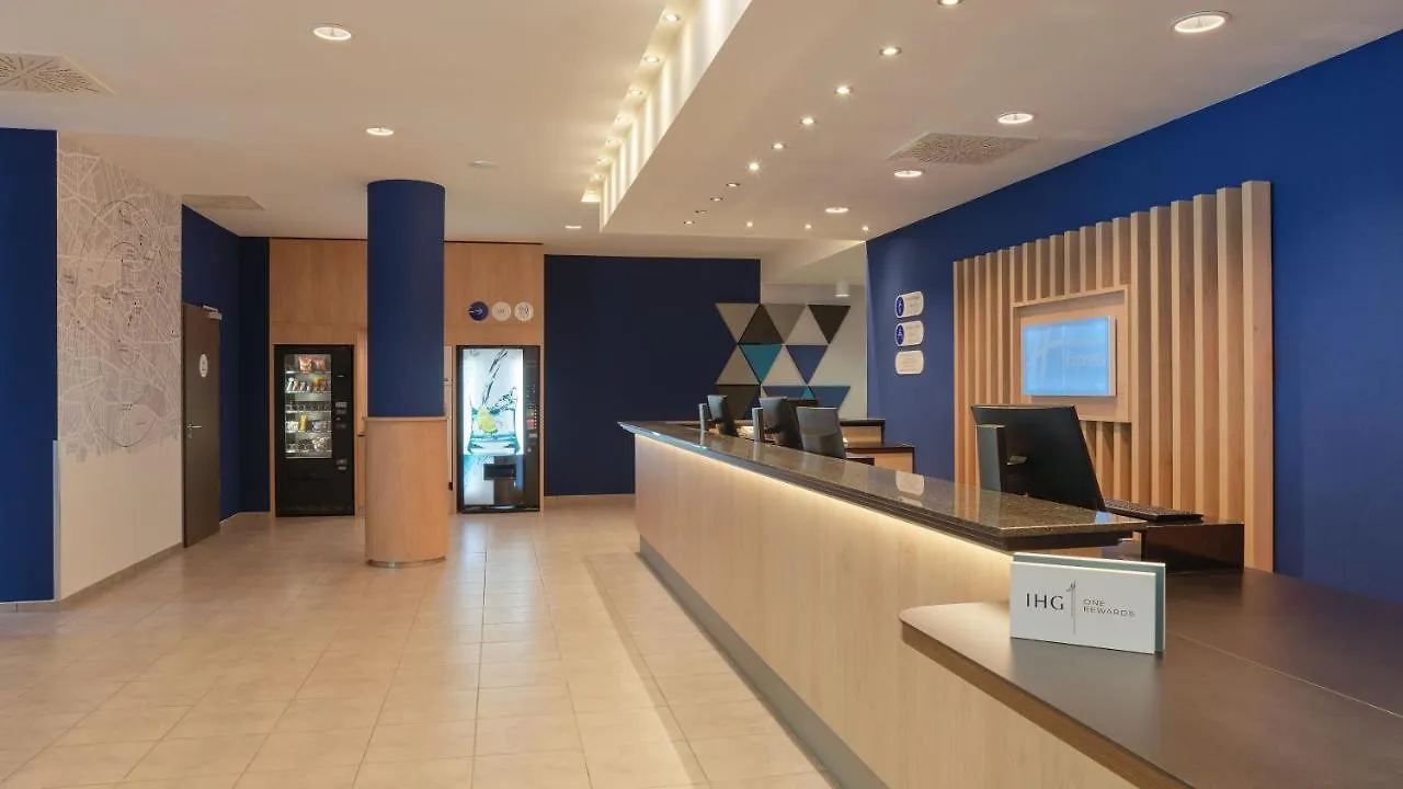 Holiday Inn Express Berlin City Centre By Ihg Hotel