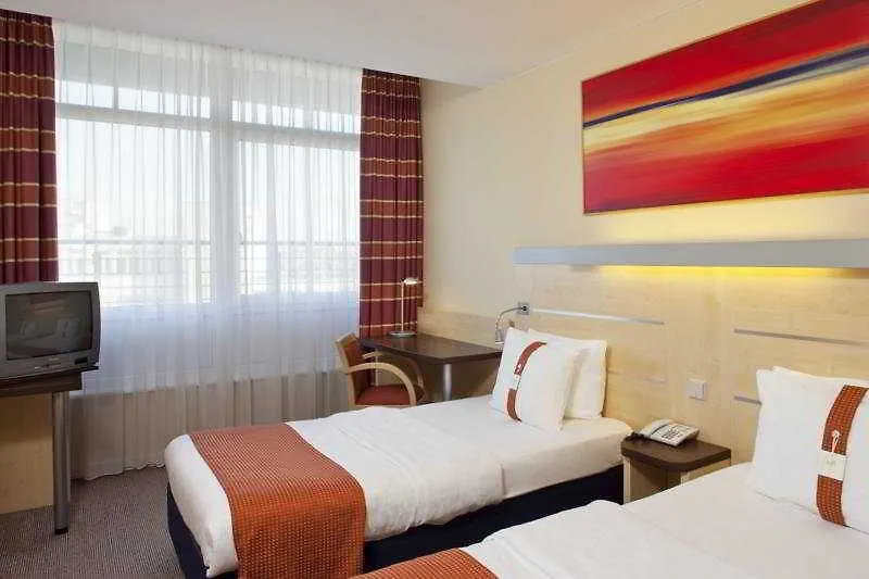 Holiday Inn Express Berlin City Centre By Ihg Hotel